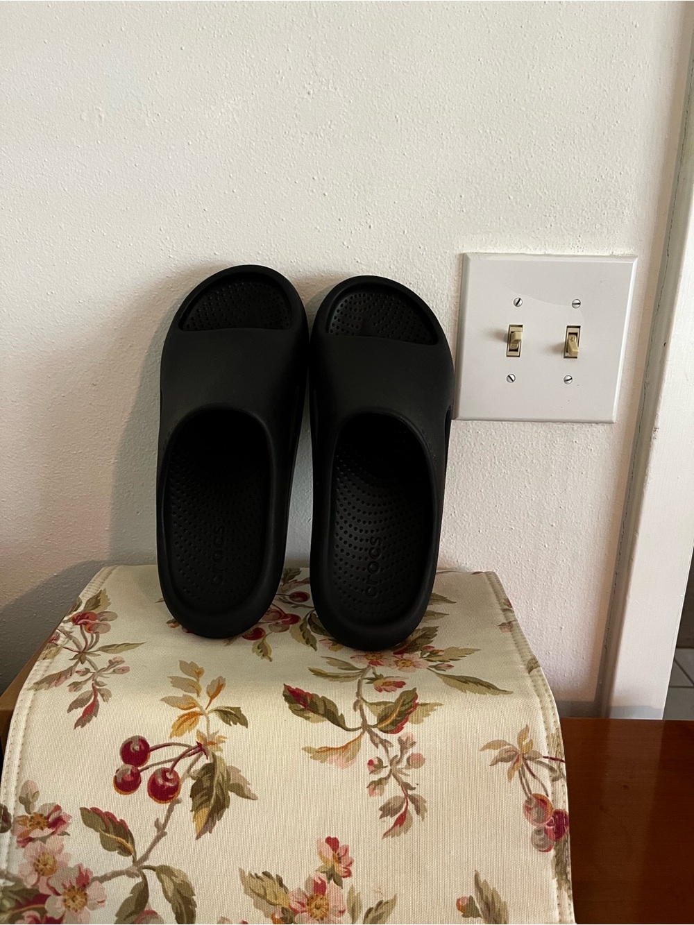 Crocs Recovery slides